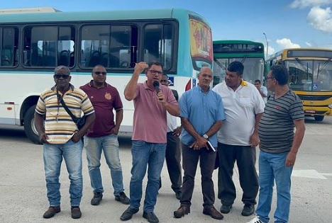  Rodoviários realizam manifestação na Estação Águas Claras