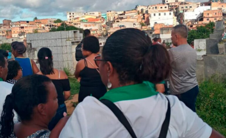  Sepultamento da querida colega Maristela Andrade dos Santos